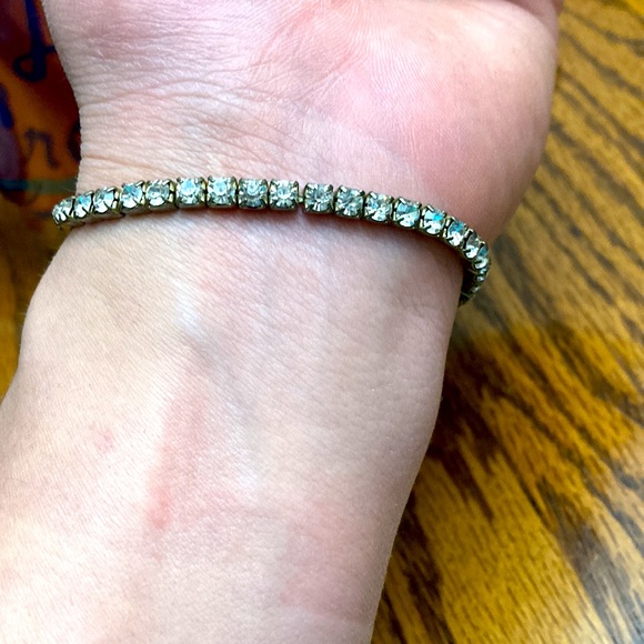 Simple Sparkling Bracelet - Picture 2 of 2